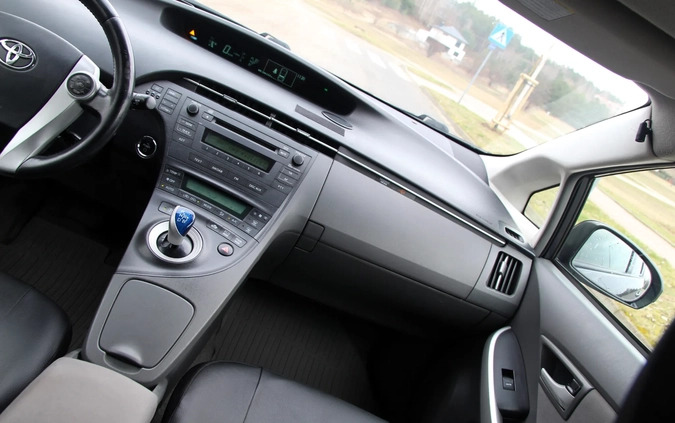 Toyota Prius cena 38300 przebieg: 206337, rok produkcji 2011 z Płock małe 704
